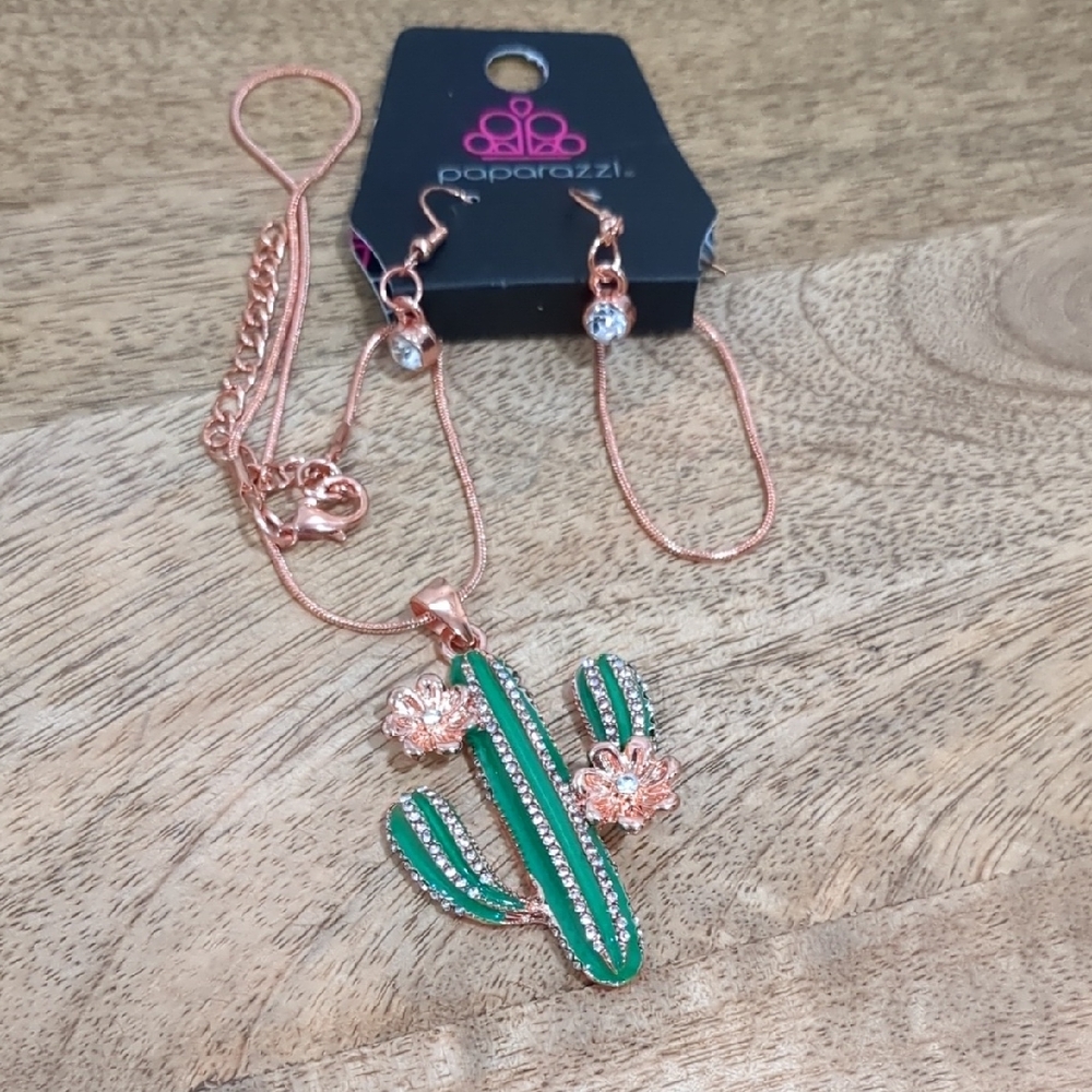 PAPARAZZI Rose Gold and Green Cactus Jewelry Set